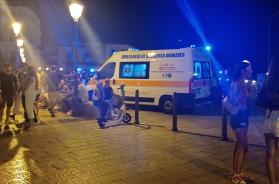 Bari, picchiato in centro da una baby gang per una sigaretta negata: 35enne in ospedale