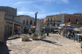 Gallipoli, tentata estorsione e incendio di un furgone nell'inchiesta per il mercato ittico: arrestata intera famiglia Gallipoli, tentata estorsione e incendio di un furgone nell'inchiesta per il mercato ittico: arrestata intera famiglia