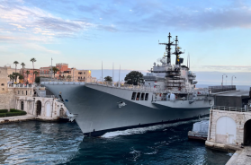 L'appello del sindaco di Taranto: &laquo;La nave Garibaldi resti qui, ok al polo museale&raquo;
