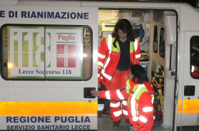 Campi Salentina, incidente sul lavoro per un operaio di 36 anni: mano incastrata in una pressa