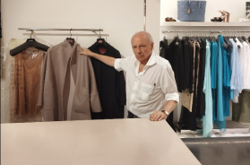 Bari, «Tonino» Asselta racconta Armani: «L’ho conosciuto 40 anni fa, si distingueva per sorrisi e stile un perfezionista cordiale»