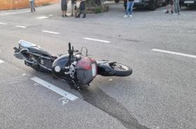 Si schianta in moto contro un'auto sulla Rutigliano-Conversano: 22enne grave in ospedale