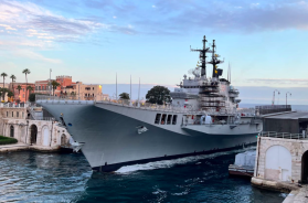 Nave «Garibaldi» addio, niente museo l’ex portaerei salpa per l’Indonesia