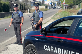 Minacciava la madre e i fratelli per 20.000 euro: arrestato a Trepuzzi