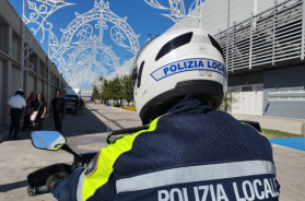 Era ricercato da due anni, lo arrestano a Bari i vigili urbani
