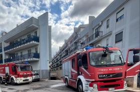 Conversano, incendio in un garage: a fuoco una moto di grossa cilindrata, intervento dei Vigili del Fuoco