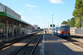 Lecce, 14enne violentata in stazione: chiesto processo per 15enne. Era presente anche il fidanzatino della vittima