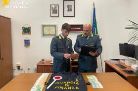 Gestivano lo spaccio a Trani e Bisceglie anche dal carcere: 7 misure cautelari, sequestri da 130mila euro