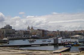 Bari, chiedevano 100 euro al mese per non affondare le barche nel porto: chieste tre condanne I NOMI