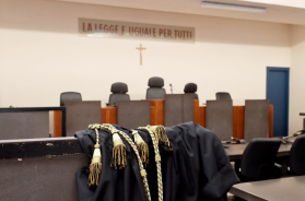 Lecce, confermata la condanna all'istruttore di equitazione per le molestie su un'allieva e sulla pronipote: la pena scende a 14 anni Lecce, confermata la condanna all'istruttore di equitazione per le molestie su un'allieva e sulla pronipote: la pena scende a 14 anni