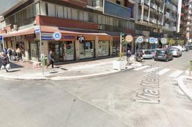 Bari, scontro tra autobus e bici in via Melo: ciclista in ospedale, accertamenti in corso