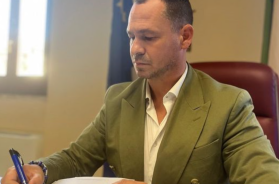 Voto di scambio a Modugno, sindaco Bonasia indagato: «Ho sempre servito la comunità con rispetto della legalità» Voto di scambio a Modugno, sindaco Bonasia indagato: «Ho sempre servito la comunità con rispetto della legalità»