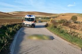 Ascoli Satriano, uomo travolto da un trattore mentre cammina a piedi sulla provinciale: morto sul colpo Ascoli Satriano, uomo travolto da un trattore mentre cammina a piedi sulla provinciale: morto sul colpo