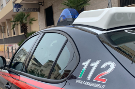 Taranto, punta il coltello contro il marito: una 43enne finisce a processo