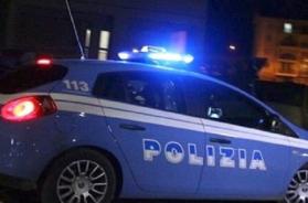Foggia, rubano un'auto al centro commerciale e nella fuga speronano la Polizia: 3 arresti, danneggiate le volanti