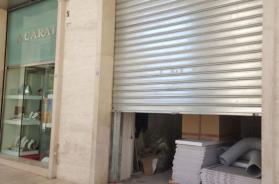 Lecce, nuova vita per l’ex Cin Cin Bar: lo storico locale diventa una vetrina di gioielli