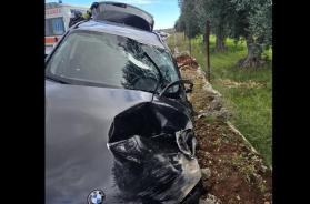 Auto si ribalta sulla Turi-Putignano: padre e figlio in codice rosso