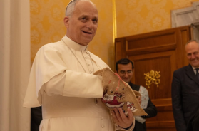 San Nicola arriva in Vaticano: doni, tradizioni nordiche e un momento di festa con Papa Leone XIV San Nicola arriva in Vaticano: doni, tradizioni nordiche e un momento di festa con Papa Leone XIV