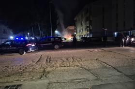 Foggia, tensioni durante il falò dell'Immacolata: ignoti danno fuoco ai cassonetti in via Perosi