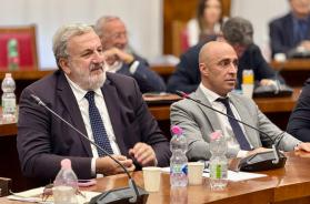 Emiliano: «Su Ilva serve intervento pubblico che eviti quanto fatto con Mittal». Bitetti: «Taranto si sente isolata» Emiliano: «Su Ilva serve intervento pubblico che eviti quanto fatto con Mittal». Bitetti: «Taranto si sente isolata»