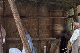 Nardò, si rifugia nel presepe in piazza e si mimetizza tra le statue: era latitante, arrestato 38enne Nardò, si rifugia nel presepe in piazza e si mimetizza tra le statue: era latitante, arrestato 38enne