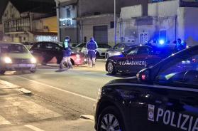 Foggia, rubano una Cinquecento e poi si schiantano su due autovetture parcheggiate: un ferito Foggia, rubano una Cinquecento e poi si schiantano su due autovetture parcheggiate: un ferito