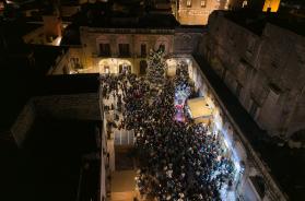 A Ruffano si accendono le luci sul «Presepe delle uncinettine» A Ruffano si accendono le luci sul «Presepe delle uncinettine»