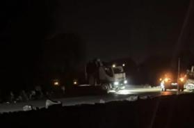 Camion perde il carico sulla Monopoli-Conversano e finisce fuori strada: tragedia sfiorata Camion perde il carico sulla Monopoli-Conversano e finisce fuori strada: tragedia sfiorata