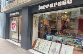 Bari, chiude lo storico Ferrarese in via Carulli: al suo posto studi medici. «Colpa dei cinesi e dello shopping online» Bari, chiude lo storico Ferrarese in via Carulli: al suo posto studi medici. «Colpa dei cinesi e dello shopping online»