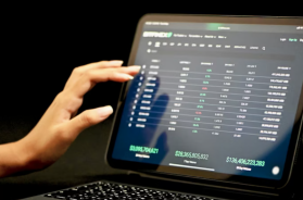 Vince mezzo milione online ma gli bloccano l'account: il caso di un imprenditore salentino contro il colosso del gaming