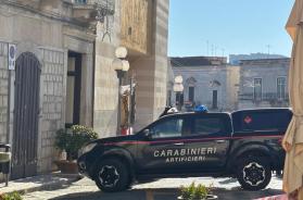 Allarme bomba nelle sedi comunali di Canosa di Puglia e a San Ferdinando: evacuati gli uffici