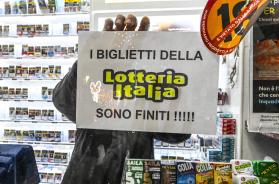 Lotteria Italia, a Gioia Del Colle vinti 100mila euro. Il primo premio da 5 milioni sorride a Roma Lotteria Italia, a Gioia Del Colle vinti 100mila euro. Il primo premio da 5 milioni sorride a Roma