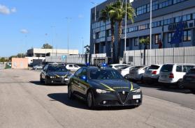 Taranto, cos&igrave; il clan Cesario otteneva la gestione dei box al Me.Ta.: il boss &laquo;padrone&raquo; di frutta e birre