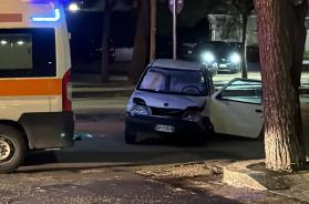 Lecce, auto si ribalta in viale Roma: muore 95enne alla guida, grave la moglie 90enne VIDEO