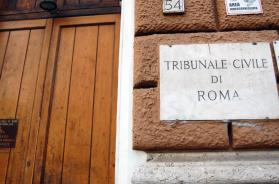 «L'amianto portato in casa dalle divise»: il Ministero dell'Interno condannato a risarcire la moglie tarantina di un militare «L'amianto portato in casa dalle divise»: il Ministero dell'Interno condannato a risarcire la moglie tarantina di un militare