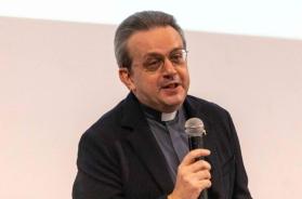 Don Domenico Basile &egrave; il nuovo vescovo della Chiesa di Molfetta: chi &egrave; il primo pastore italiano eletto da Papa Leone