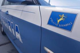 Bari, 75enne percorre l'autostrada contromano e d&agrave; la colpa al navigatore: patente ritirata