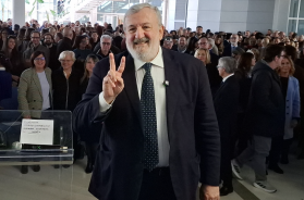 Il futuro di Emiliano nelle mani del Csm: serve l'ok per rimanere in Regione, altrimenti rientrer&agrave; come giudice