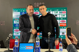 Bari, De Laurentiis: &laquo;I tifosi ci diano una mano. Salviamo la serie B, poi penseremo al futuro&raquo;