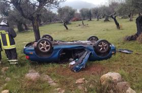 Maltempo nel Barese, due auto schiantate in poche ore: Vigili del Fuoco tagliano le lamiere per salvare due donne