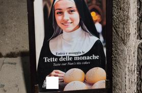 Altamura, scoppia la polemica per una pubblicità: «Entra e assaggia le tette delle Monache» Altamura, scoppia la polemica per una pubblicità: «Entra e assaggia le tette delle Monache»