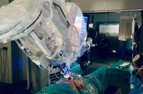 Policlinico di Bari, per la prima volta al Sud usata la tecnologia robotica per un trapianto di linfonodi