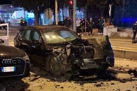 Andria, scontro tra due auto tra via Togliatti e viale Fleming: tre feriti, traffico in tilt FOTO