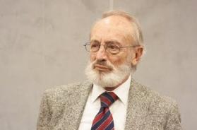 Lutto nel mondo della medicina barese: si &egrave; spento il prof. Luciano Cavallo, maestro della pediatria e dell&rsquo;endocrinologia pediatrica