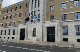 Regione, scadono i contratti dei capi dipartimento (ma parte la proroga). E nelle Asl rebus sulle parcelle degli avvocati Regione, scadono i contratti dei capi dipartimento (ma parte la proroga). E nelle Asl rebus sulle parcelle degli avvocati