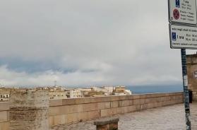 Matera, il vento forte danneggia una scultura installate nel centro storico