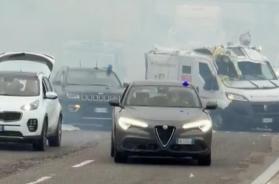 Assalto a un portavalori e conflitto a fuoco sulla Brindisi-Lecce. Strada bloccata