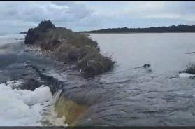 Le Cesine, le mareggiate hanno intaccato le dune costiere: l'allarme del Comune di Vernole e del Wwf