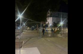 Bari, l'area giochi al Redentore chiude dopo l'infortunio di un bimbo. Ma i genitori aprono le transenne e i figli giocano Bari, l'area giochi al Redentore chiude dopo l'infortunio di un bimbo. Ma i genitori aprono le transenne e i figli giocano