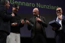 Checco Zalone premiato al Bif&st 2026: &laquo;Bellissimo, volevo proprio vederla Bari&raquo;